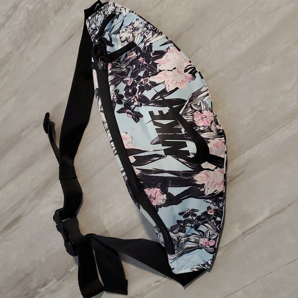 Nike Floral Fanny Pack